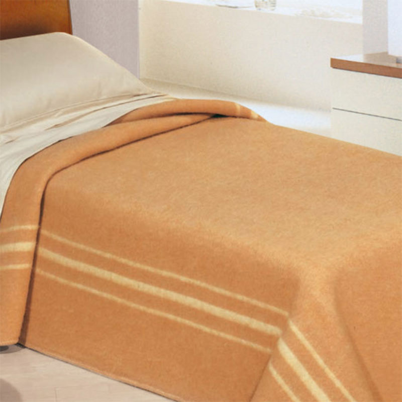 Coperta matrimoniale Brunico in lana per alberghi e B&B