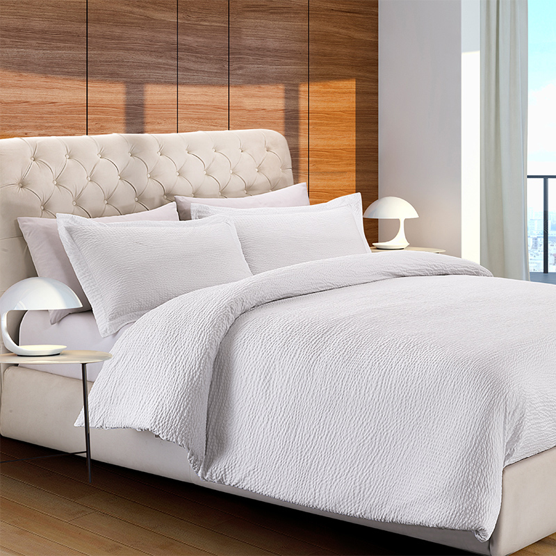 Copripiumino no stiro adatto a B&B e case vacanze, ma perfetto anche nei grandi hotel. Tessuto no stiro, leggero e traspirante!