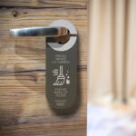 Cartellino Prego rifare la camera per maniglia (10 pezzi) - immagine 2