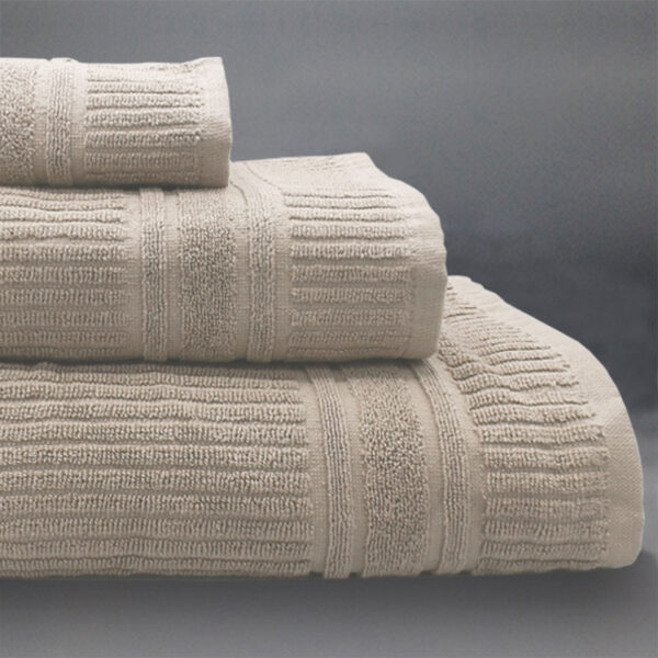 Asciugamani Sabbia rigati colorati per B&B e case vacanze in morbida spugna ritorta. Asciugamani unici, moderni e dai colori brillanti.