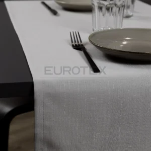 Tavola apparecchiata con Runner idrorepellente no stiro Elite in tessuto jacquard grigio