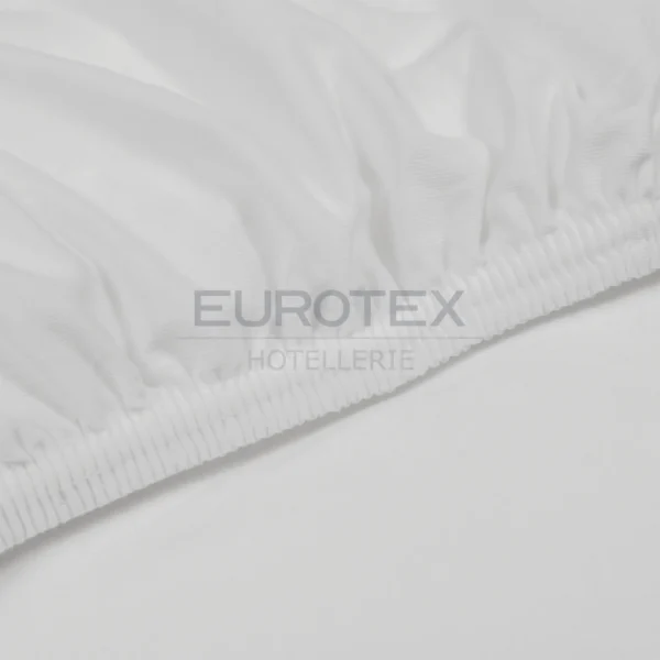 Particolare cucitura lenzuola bianche per hotel sondrio no stiro