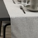 Runner idrorepellente no stiro Amelia in tessuto poliestere effetto iuta grigia